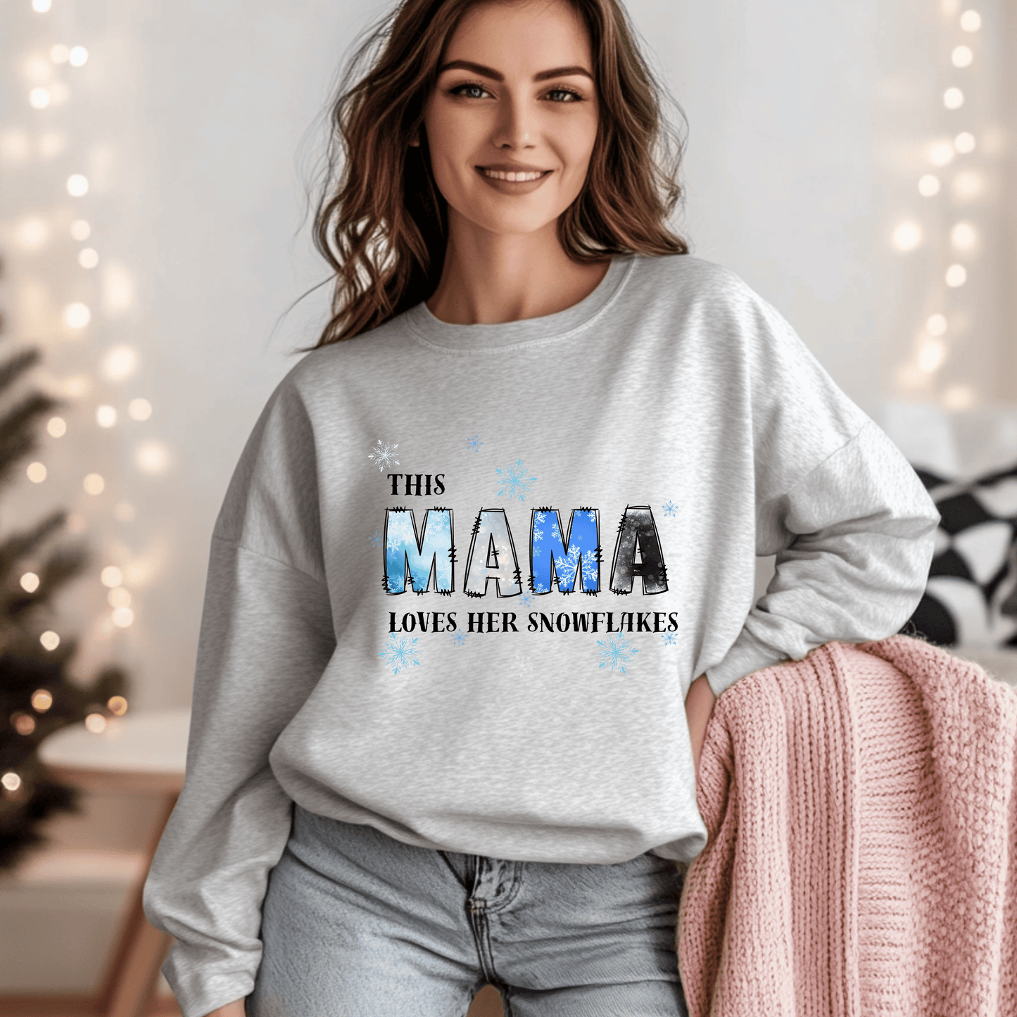 Custom MAMA Snowflake Sweatshirt – Snowflake Mom Tee – Cozy Christmas Gift for Moms